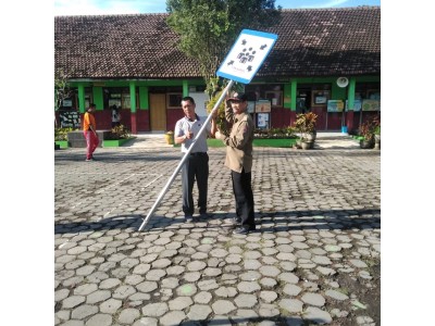 Penyerahan tanda titi Kumpul